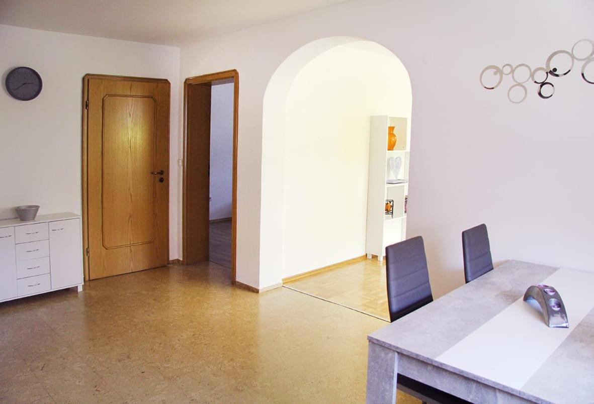 Schoene Helle Ferienwohnung In Waldnaehe Berching Esterno foto